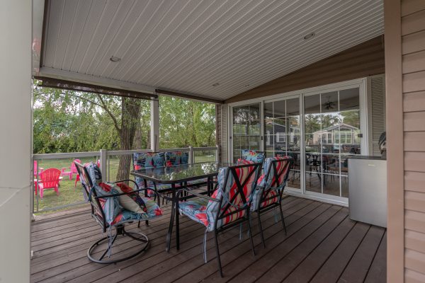 528 Grapeview Drive