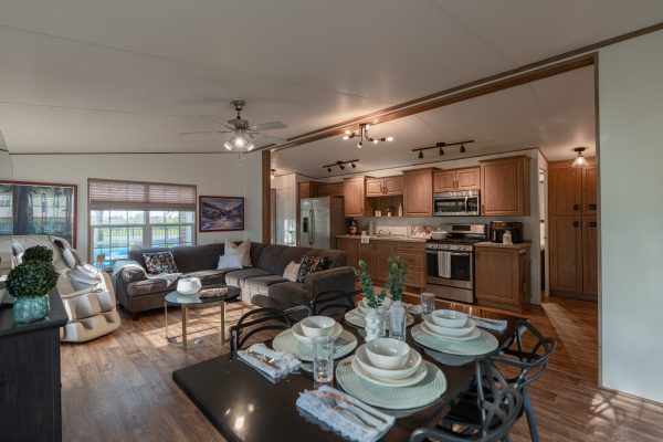 528 Grapeview Drive