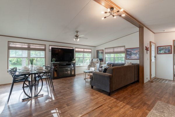 528 Grapeview Drive