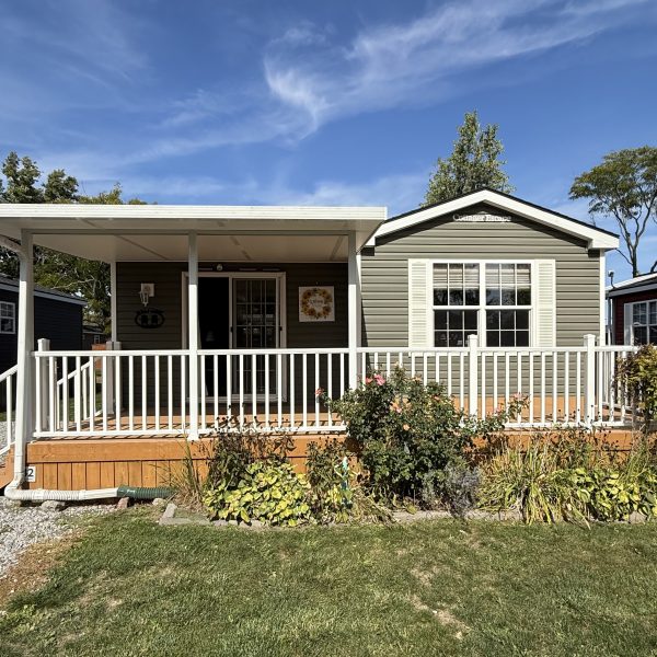 142 Peachview Drive - 3 Season Vacation Home For Sale at Vine Ridge Resort, Niagara-on-the-Lake